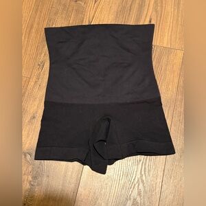 Shapermint Women's High-Waisted Black Shorts